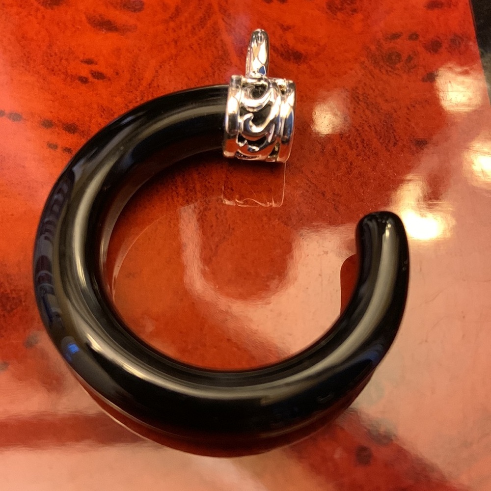 Black Onyx Horn Set In Ornate Sterling Silver Bail